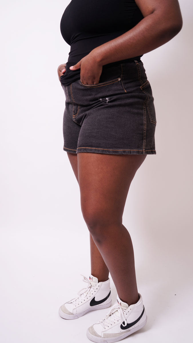 JEAN SHORTS SIZE 30